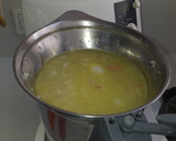 Foto del paso 2 de la receta: Sopa de pollo con bolitas crujientes de calabacín