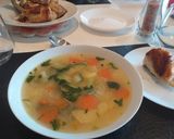 Foto del paso 3 de la receta: Sopita de pollo de la abuela con pollo a la mantequilla🍗🥘👵