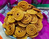 खमंग खुसखुशीत चकली (chakali recipe in marathi) रेसिपी स्टेप 3 फोटो 