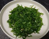 Foto langkah ke 3 dari resep Tumis Daun Kencur.