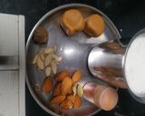 केसरी मसाला दूध (kesari masala doodh recipe in marathi) रेसिपी स्टेप 1 फोटो 