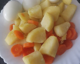 Foto del paso 2 de la receta: Judías V. con Patatas, Zanahorias, Bacon, Champiñones y huevo