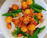 Hình bước làm 2 của món Trứng non cháy tỏi
