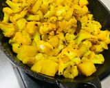 A picture of step 2 of Fulgovi Aloo pan fry (Cauliflower & Potato fry).