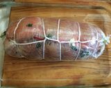 Foto del paso 7 de la receta: Arrollado de pollo y verduras 🔪🍗