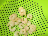 Tallarines con salsa blanca, champiñones y camarones