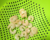 Foto del paso 2 de la receta: Tallarines con salsa blanca, champiñones y camarones