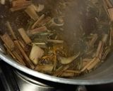 A picture of step 2 of Lemon grass Tea.