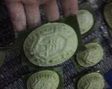 Foto langkah ke 8 dari resep Kue Tok/ Kue Ku Isi Kacang Hijau.