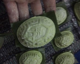 Foto langkah ke 8 dari resep Kue Tok/ Kue Ku Isi Kacang Hijau.