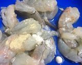 Foto langkah ke 2 dari resep Udang Goreng Tepung.