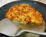 Foto langkah ke 5 dari resep Omelet Mie Telur.