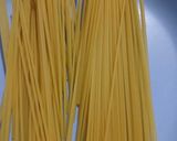 Foto langkah ke 1 dari resep Spaghetti Sosis Aglio Olio.