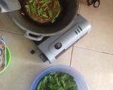 Foto langkah ke 4 dari resep Sayur Sawi Hijau Tumis.