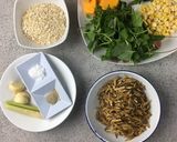 Foto langkah ke 1 dari resep Bubur Manado Oatmeal.