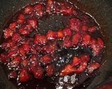 Foto del paso 3 de la receta: Yogur con fresas confitadas