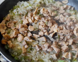 Foto del paso 1 de la receta: Tortilla de calabacín, al horno, rellena de salmón y queso
