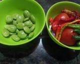 Foto langkah ke 2 dari resep Tongkol Pete Sambal Tomat.