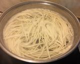 Hình bước làm 3 của món Mì udon xào cải bó xôi