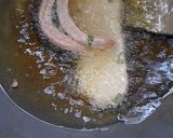 Foto langkah ke 7 dari resep Sandal Jepit (Putus) Goreng.