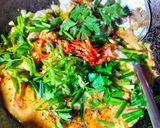รูปขั้นตอนการทำที่ 6 ของ กุ้งผัดผงกะหรี่