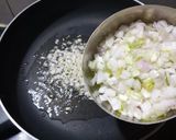 ગ્રીન ગાર્લિક તવા પુલાવ (Green Garlic Tawa Pulao Recipe In Gujarati) રેસીપી સ્ટેપ2ફોટો