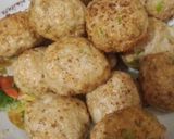 A picture of step 5 of Chicken fried balls.