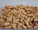 Foto langkah ke 8 dari resep Kue bawang garpu gurih renyah.