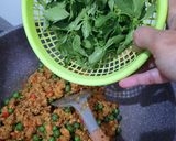 Foto langkah ke 4 dari resep Sambal Oncom Leunca Kemangi.