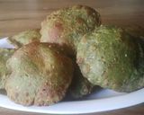 A picture of step 7 of Palak Puri.