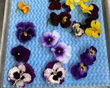 A picture of step 1 of Candy flowers.