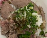 A picture of step 5 of Phở Bò (Vietnamese Beef Noodle Soup).
