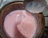 Foto langkah ke 3 dari resep Puding Strawberry Simple.