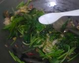 Foto langkah ke 3 dari resep Tumis Bayam Jamur Tiram.