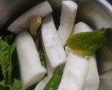 A picture of step 1 of Muli ki chutney.