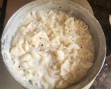 A picture of step 8 of White Sauce Pasta.