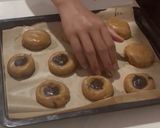 Foto langkah ke 2 dari resep Soft Cookies with Filling.