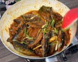 Foto langkah ke 6 dari resep Ikan Pindang Bumbu Daun Bawang.