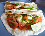 Foto del paso 8 de la receta: Fajitas con Gambas 🦐 y Aguacate 🥑