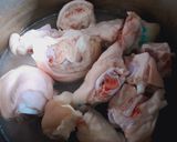 Hình bước làm 1 của món Bún tôm giò heo nấm rơm
