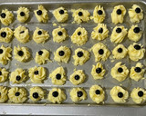 Foto langkah ke 3 dari resep Biskuit susu semprit / kukis susu.