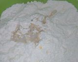 Foto langkah ke 2 dari resep Donat empuk dan lembut tanpa kentang simpel.