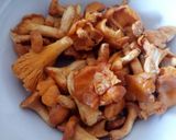 A picture of step 1 of Papardelle with speck and chanterelle mushrooms.