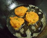 A picture of step 5 of Vada Pav.