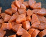Фото кроку 2 до Куриные окорочка с овощами в мультиварке.