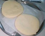 A picture of step 3 of Pita pizza.