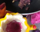 A picture of step 5 of Strawberry and blueberry Modak.