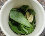 Foto del paso 3 de la receta: 🌱🧄 Pesto simple de albahaca - 3 ingredientes - Conservación ideal y máximo aprovechamiento 🧄🌱