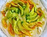 Pas rețetă Tartă sărată cu ricotta și flori de zucchine 3 fotografie