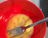 Foto langkah ke 2 dari resep Tumis Kol Telur & Sosis.